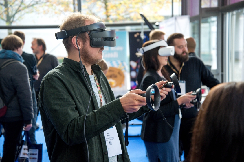 360-video-gear-vr-headset