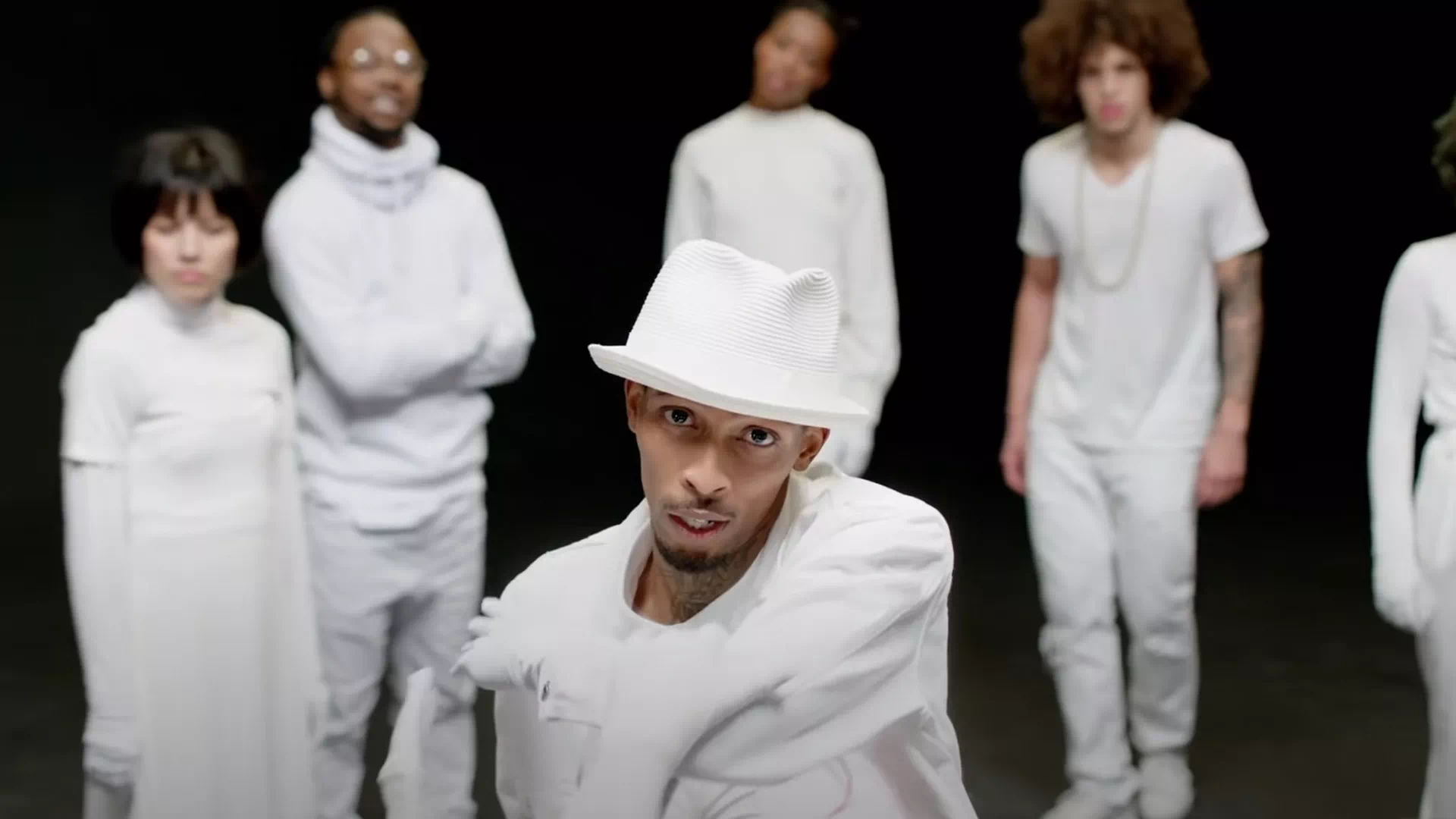 Music-video-by-Michel-Gondry-&-Olivier-Gondry